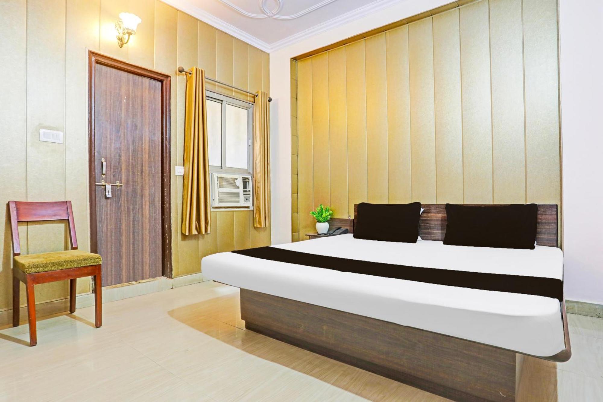 Hotel O Arvi Guest House Varanasi Exterior foto