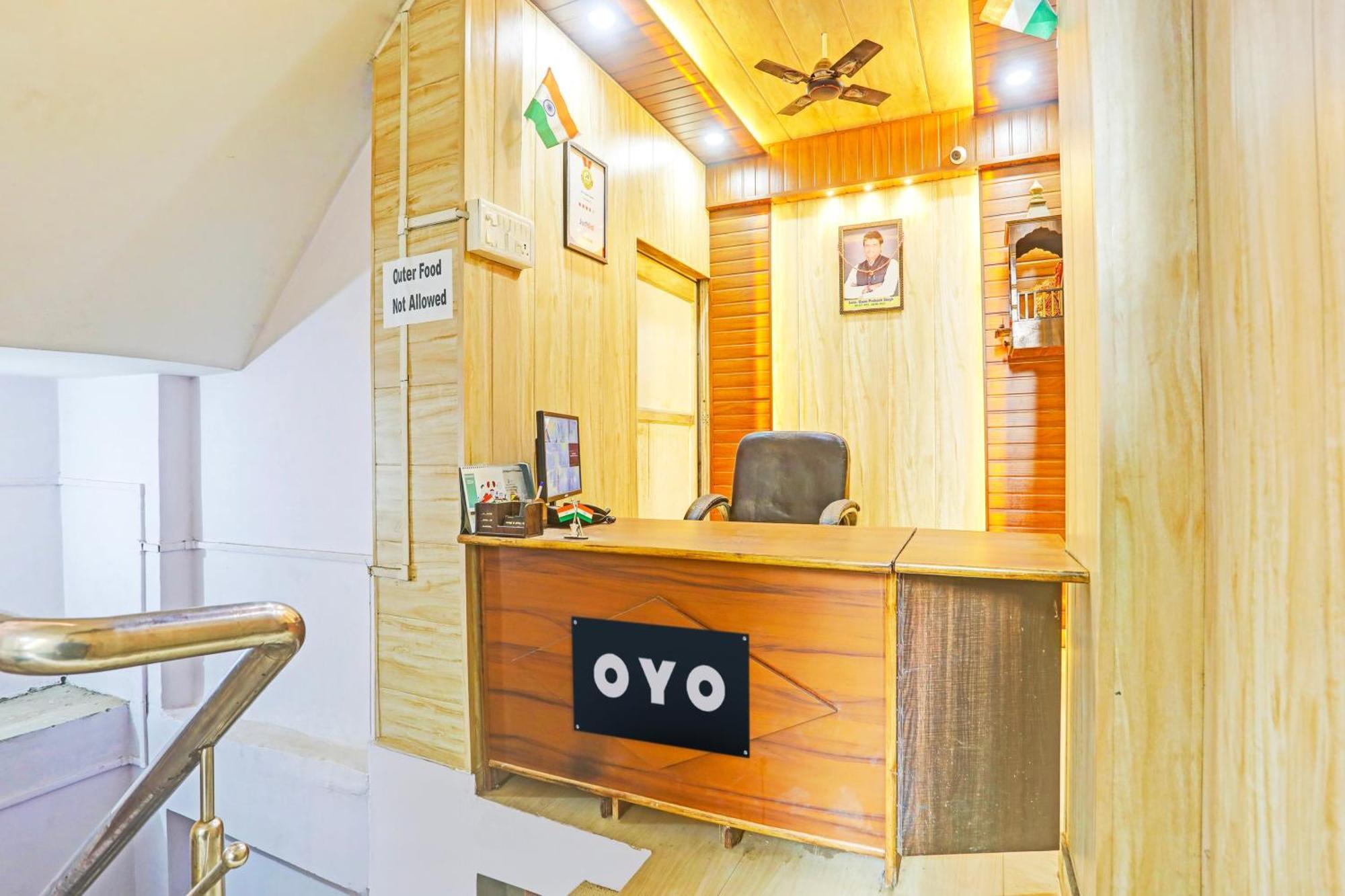 Hotel O Arvi Guest House Varanasi Exterior foto