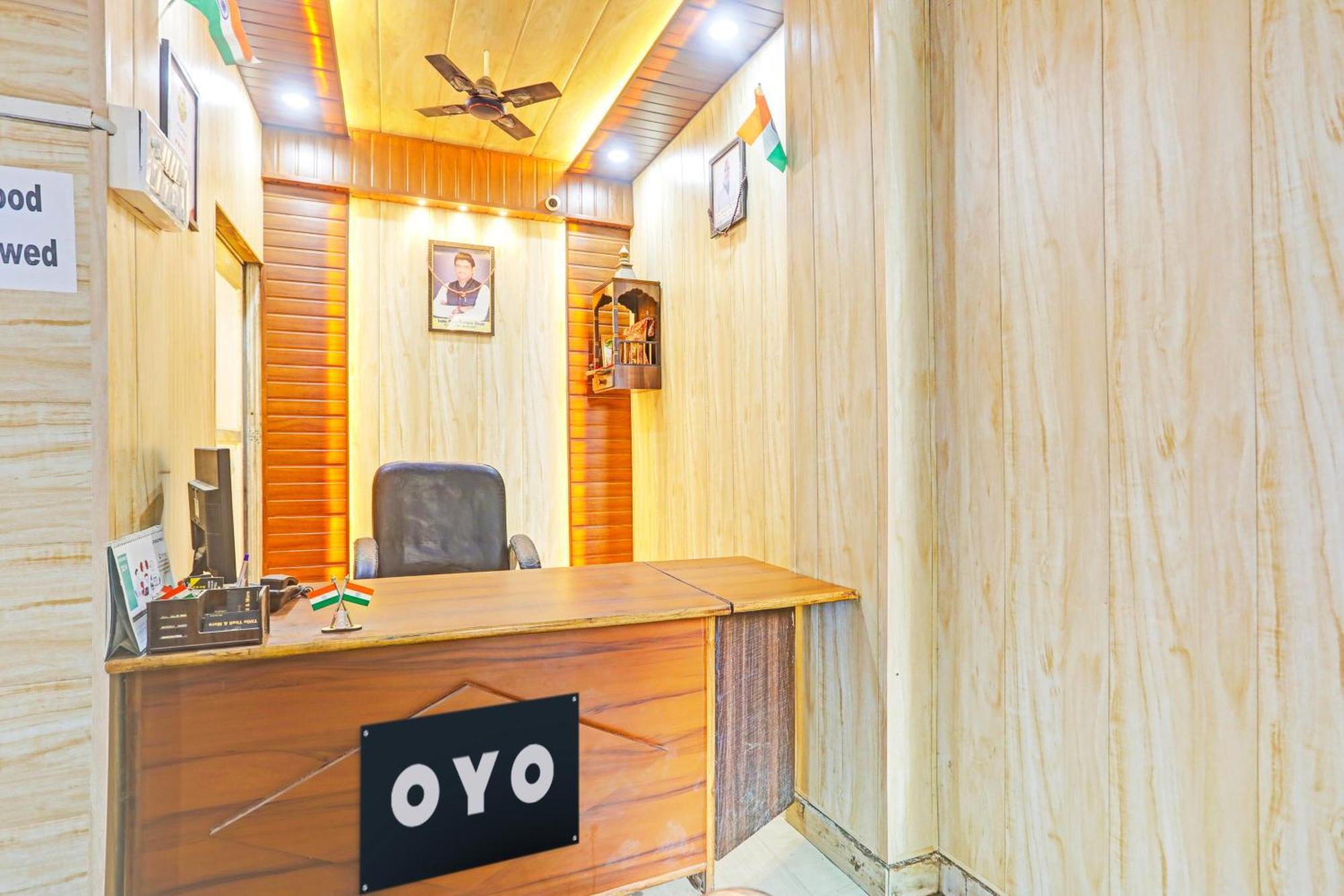 Hotel O Arvi Guest House Varanasi Exterior foto