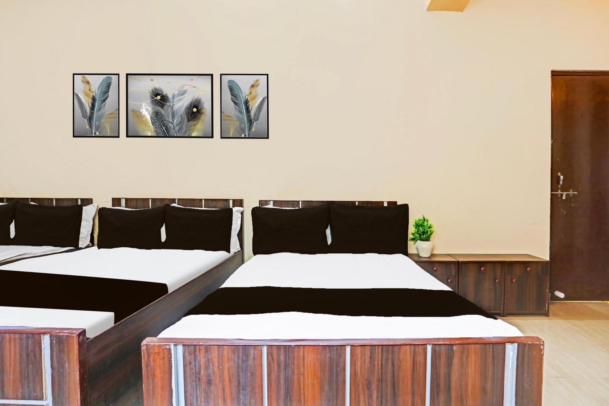 Hotel O Arvi Guest House Varanasi Exterior foto